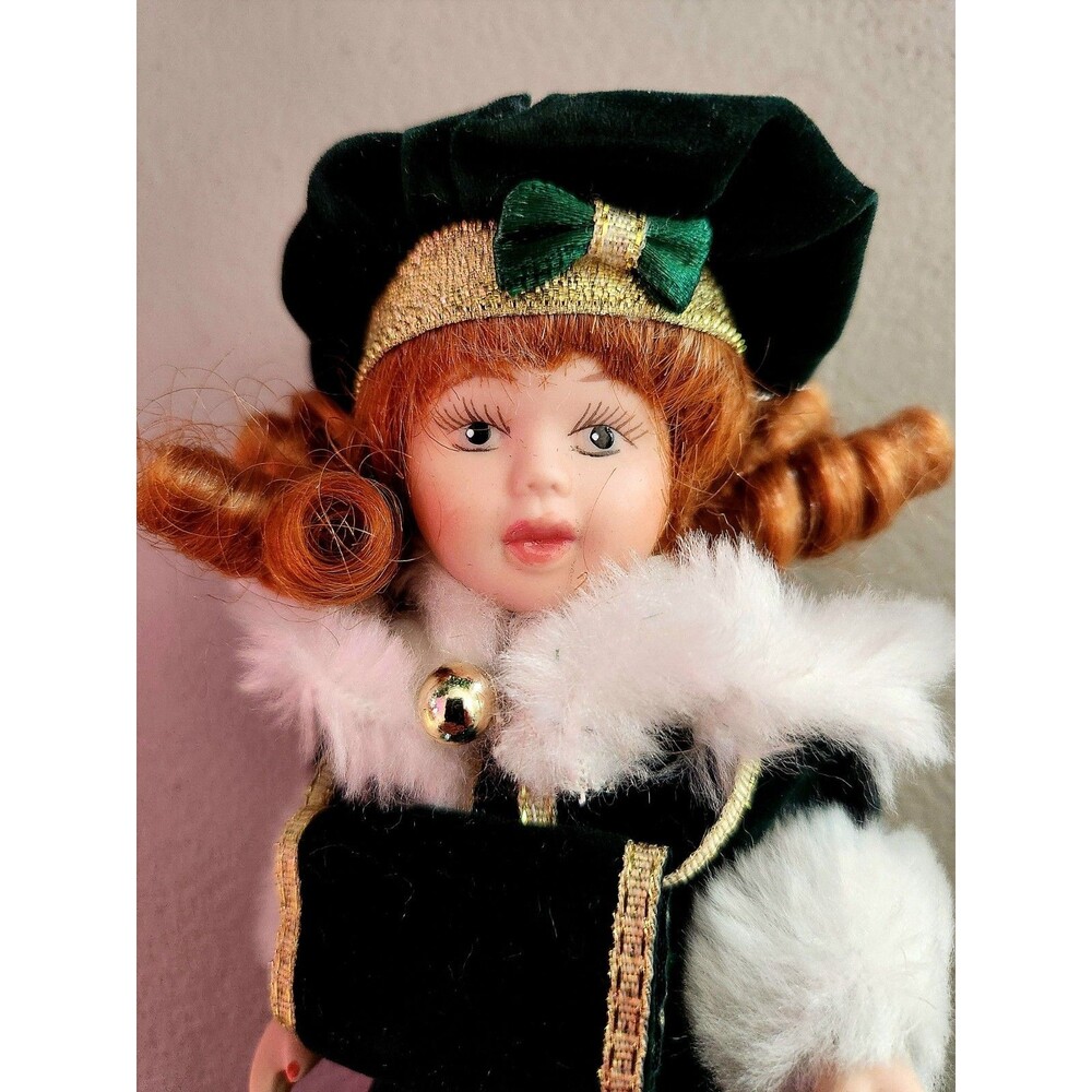NIB Geppeddo Victorian Porcelain Collectible Doll 6" Green Outfit 06C904